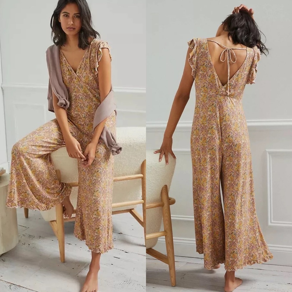NWT Anthropologie Matilda Ruffled Jumpsuit in Peach Ruffled Sleeve Size M